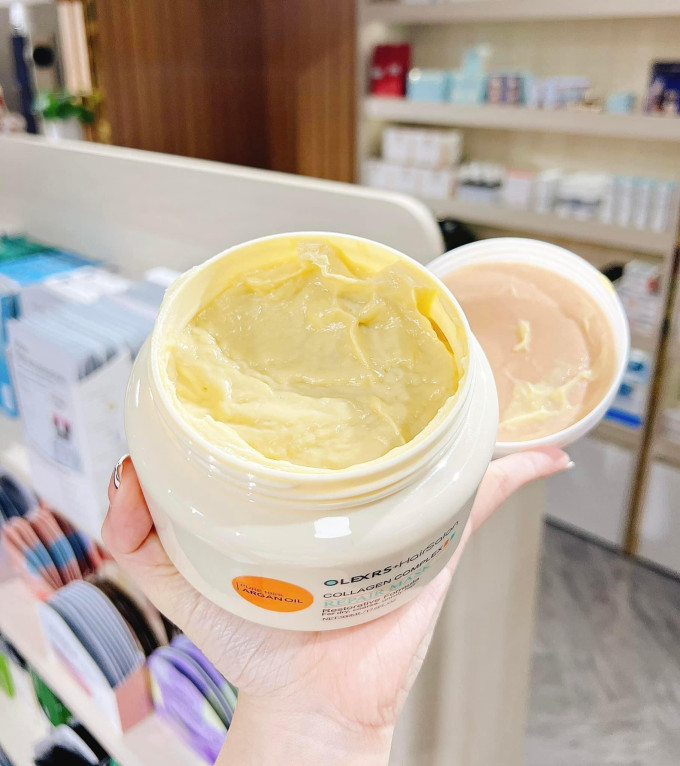 Chất kem màu vàng như màu mỡ gà