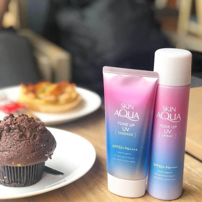Thiết kế của xịt chống nắng Skin Aqua Tone Up UV Spray
